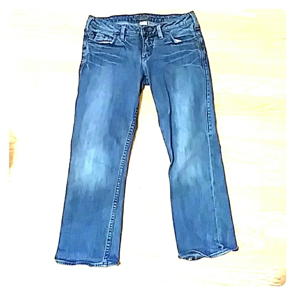 SILVER CAPRIS